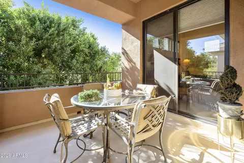 Exterior - 2989 N 44th St #3018, Phoenix, AZ 85018 photo 2 of 6