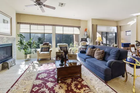 Living - 2989 N 44th St #3018, Phoenix, AZ 85018 photo 4 of 4