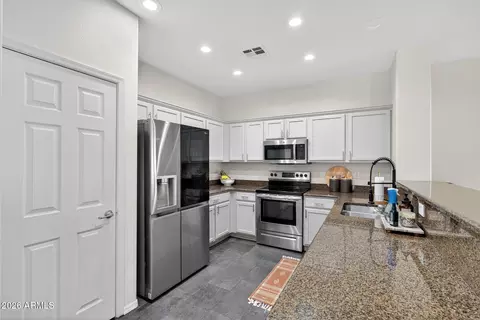 Kitchen - 4212 E Washington Ct, Gilbert, AZ 85234 photo 3 of 5