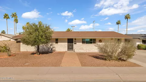 7526 E Minnezona Ave, Scottsdale, AZ 85251