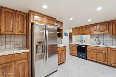 Kitchen - 8432 N 18th Ave, Phoenix, AZ 85021 photo 1 of 8