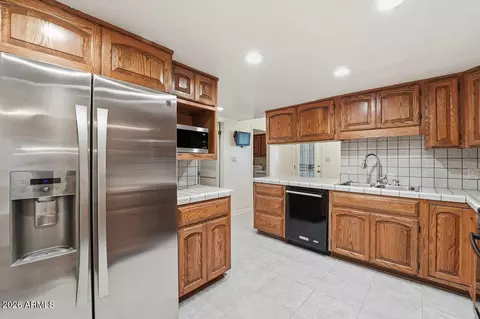 Kitchen - 8432 N 18th Ave, Phoenix, AZ 85021 photo 3 of 8
