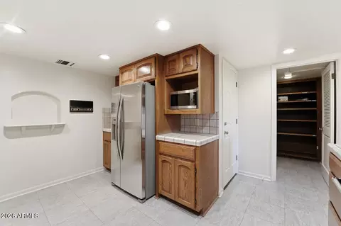 Kitchen - 8432 N 18th Ave, Phoenix, AZ 85021 photo 5 of 8
