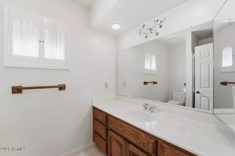 Bath - 8432 N 18th Ave, Phoenix, AZ 85021 photo 1 of 7