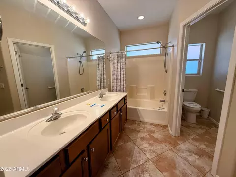 Bath - 805 W Sunset Dr, Coolidge, AZ 85128 photo 1 of 2