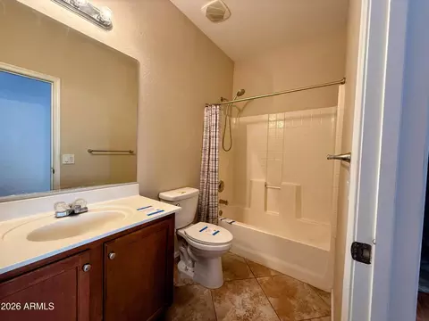 Bath - 805 W Sunset Dr, Coolidge, AZ 85128 photo 2 of 2