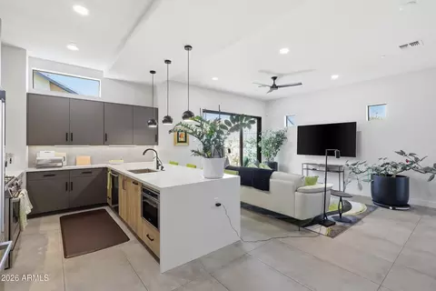 Kitchen - 377 E Windsor Ave #1, Phoenix, AZ 85004 photo 2 of 5
