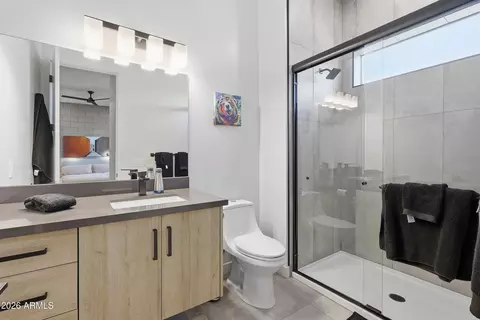 Bath - 377 E Windsor Ave #1, Phoenix, AZ 85004 photo 3 of 3