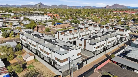 View/Area - 377 E Windsor Ave #1, Phoenix, AZ 85004 photo 5 of 6