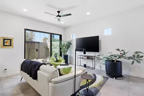 Living - 377 E Windsor Ave #1, Phoenix, AZ 85004 photo 2 of 3