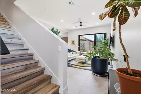 Entry Way - 377 E Windsor Ave #1, Phoenix, AZ 85004 photo 3 of 5