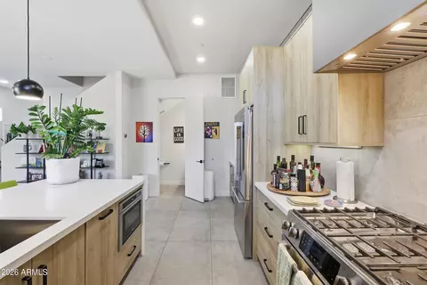 Kitchen - 377 E Windsor Ave #1, Phoenix, AZ 85004 photo 4 of 5