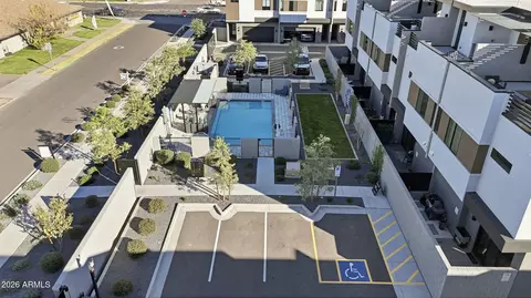 Exterior - 377 E Windsor Ave #1, Phoenix, AZ 85004 photo 4 of 5