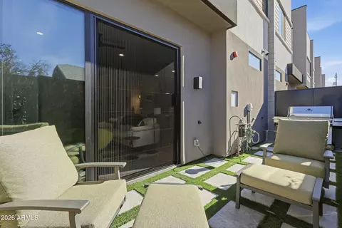 Exterior - 377 E Windsor Ave #1, Phoenix, AZ 85004 photo 1 of 5