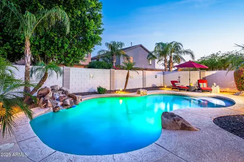 6805 W Tether Trl, Peoria, AZ 85383