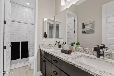 Bath - 9913 E Rubidium Ave, Mesa, AZ 85212 photo 1 of 5