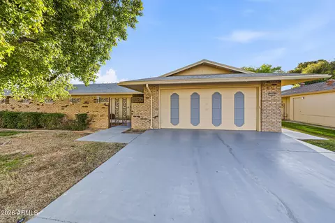 19045 N Signal Butte Cir, Sun City, AZ 85373