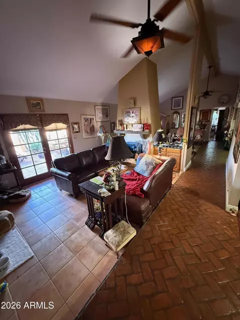 Entry Way - 1756 W Echo Ln, Phoenix, AZ 85021 photo 3 of 4
