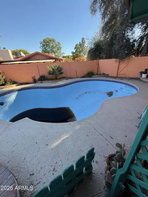 Exterior - 1756 W Echo Ln, Phoenix, AZ 85021 photo 2 of 8