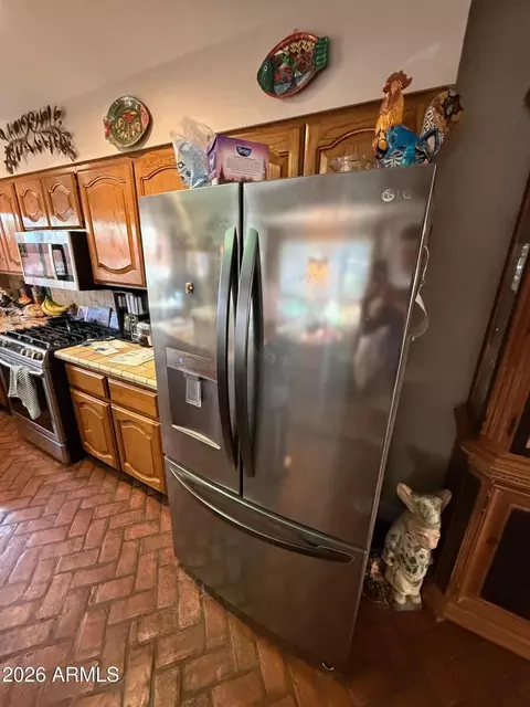 Kitchen - 1756 W Echo Ln, Phoenix, AZ 85021 photo 2 of 2