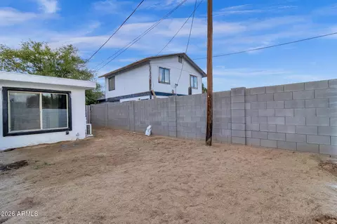 Exterior - 2334 W Morten Ave, Phoenix, AZ 85021 photo 12 of 18