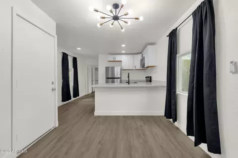 Entry Way - 2334 W Morten Ave, Phoenix, AZ 85021 photo 1 of 1