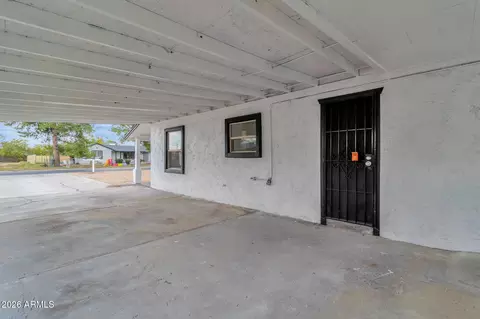Exterior - 2334 W Morten Ave, Phoenix, AZ 85021 photo 15 of 18