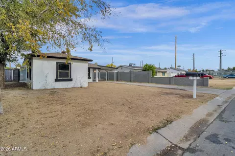 Exterior - 2334 W Morten Ave, Phoenix, AZ 85021 photo 1 of 18