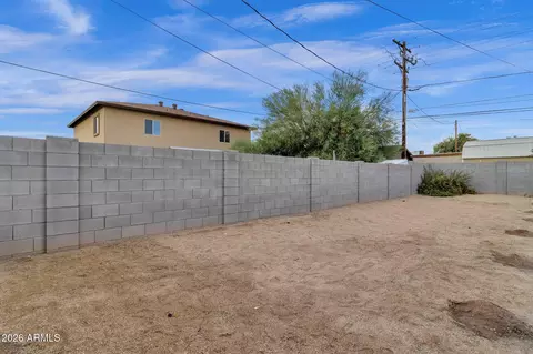 Exterior - 2334 W Morten Ave, Phoenix, AZ 85021 photo 8 of 18