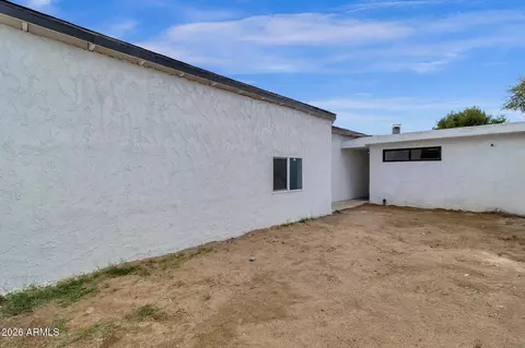 Exterior - 2334 W Morten Ave, Phoenix, AZ 85021 photo 18 of 18