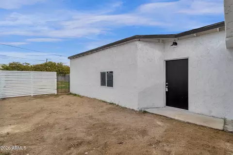 Exterior - 2334 W Morten Ave, Phoenix, AZ 85021 photo 17 of 18