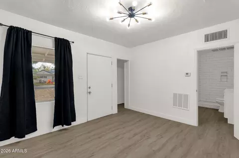 Living - 2334 W Morten Ave, Phoenix, AZ 85021 photo 3 of 7