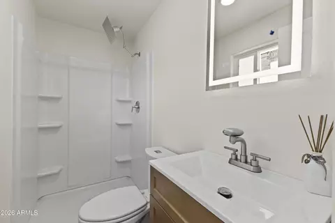 Bath - 3763 Evans Dr, Phoenix, AZ 85032 photo 2 of 2