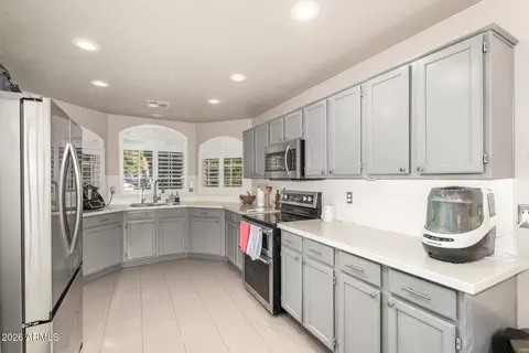 Kitchen - 4457 E Verbena Dr, Phoenix, AZ 85044 photo 2 of 3