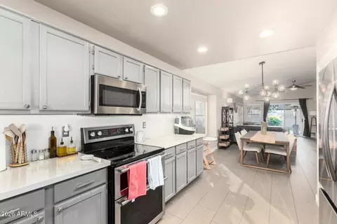 Kitchen - 4457 E Verbena Dr, Phoenix, AZ 85044 photo 3 of 3