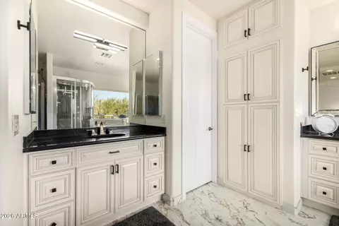 Bath - 4124 E Pullman Rd, Cave Creek, AZ 85331 photo 2 of 7