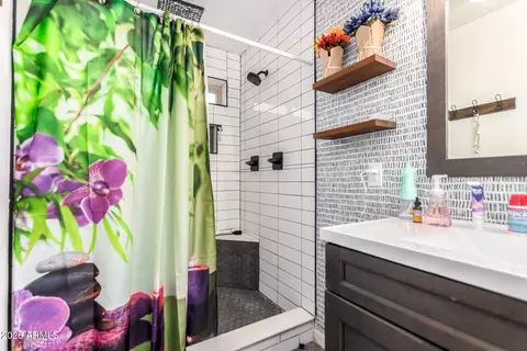 Bath - 10620 E Caballero St, Mesa, AZ 85207 photo 2 of 3