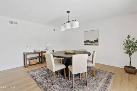 Dining - 1983 E Dunbar Dr, Tempe, AZ 85282 photo 1 of 2