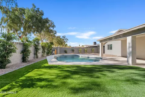 Exterior - 1983 E Dunbar Dr, Tempe, AZ 85282 photo 2 of 5