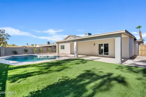 Exterior - 1983 E Dunbar Dr, Tempe, AZ 85282 photo 3 of 5
