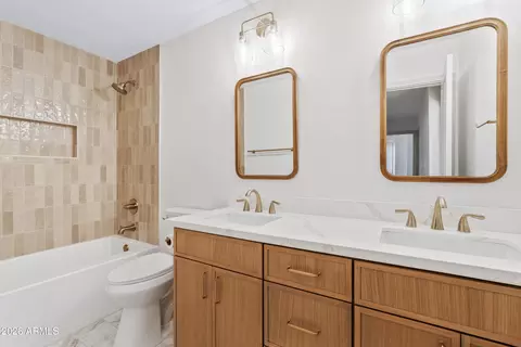 Bath - 1983 E Dunbar Dr, Tempe, AZ 85282 photo 1 of 2