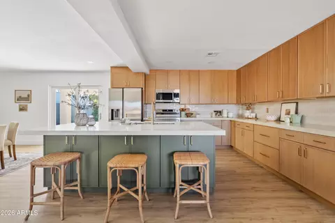 Kitchen - 1983 E Dunbar Dr, Tempe, AZ 85282 photo 2 of 4