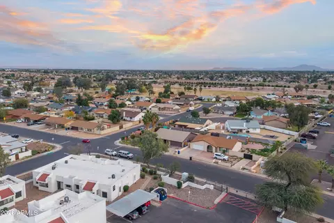 View/Area - 2165 E Hampton Ave, Mesa, AZ 85204 photo 5 of 9