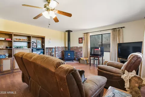 Living - 607 E Drowsey Cir, Payson, AZ 85541 photo 3 of 4