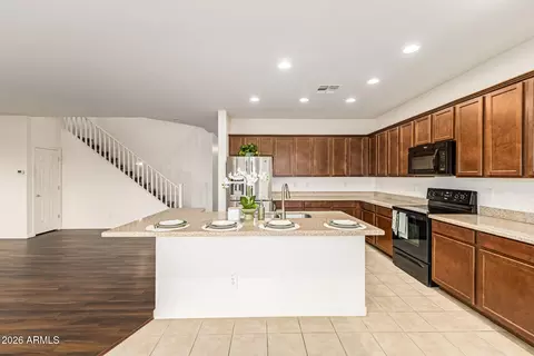 Kitchen - 2874 E Isaiah Ave, Gilbert, AZ 85298 photo 2 of 4