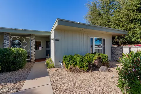 10943 W Coggins Dr, Sun City, AZ 85351