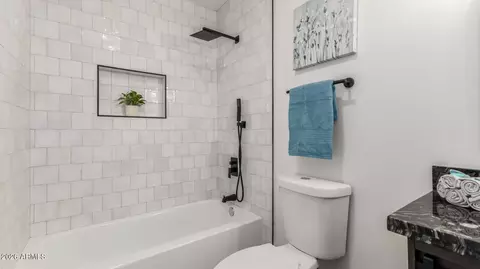 Bath - 5236 S 19th Ave, Phoenix, AZ 85041 photo 5 of 8