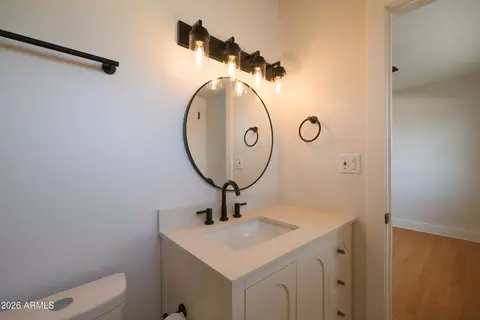 Bath - 749 E Montebello Ave #231, Phoenix, AZ 85014 photo 3 of 5