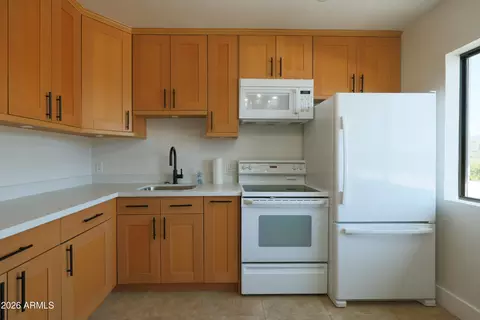 Kitchen - 749 E Montebello Ave #231, Phoenix, AZ 85014 photo 3 of 3