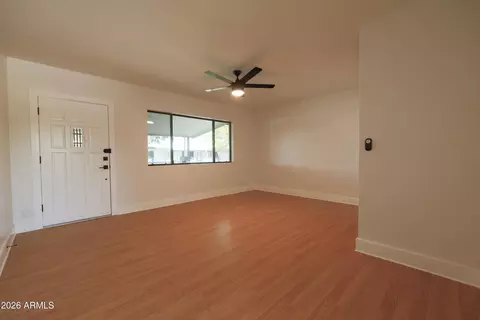 Living - 749 E Montebello Ave #231, Phoenix, AZ 85014 photo 1 of 3